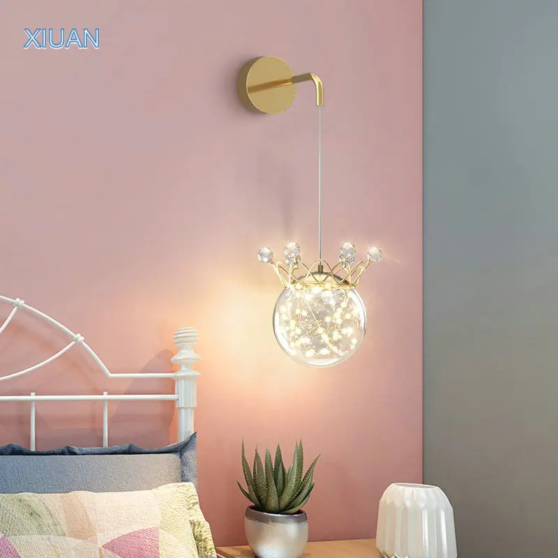 Applique murale suspendue en forme de couronne de cristal
