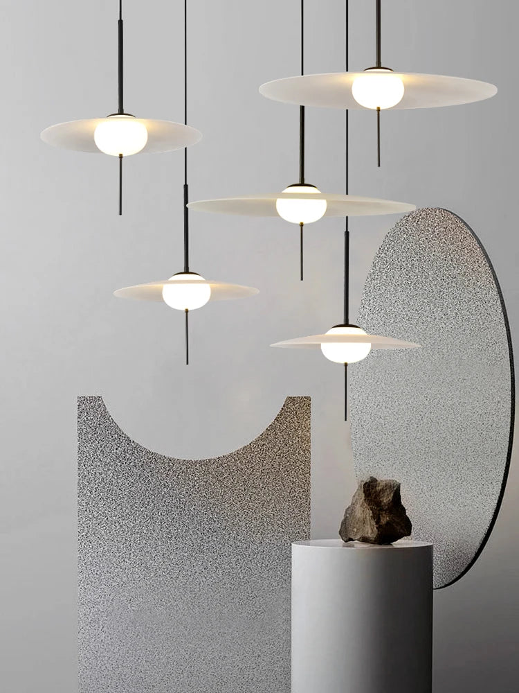 lustre moderne danois design ufo pour ambiance luxueuse