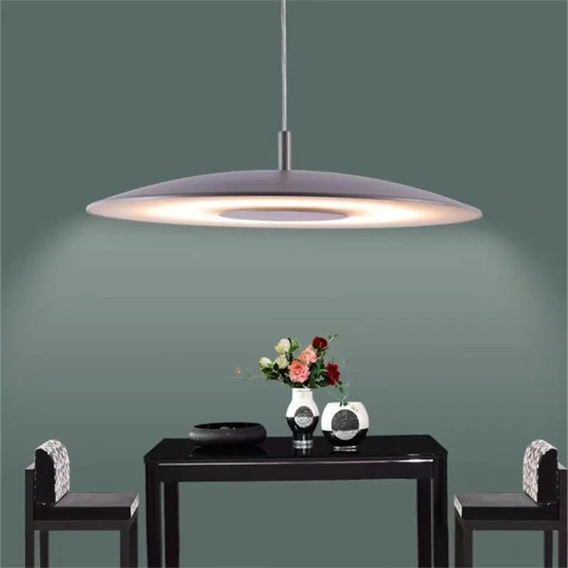 suspension scandi simple design ovni lumière décoration maison argent