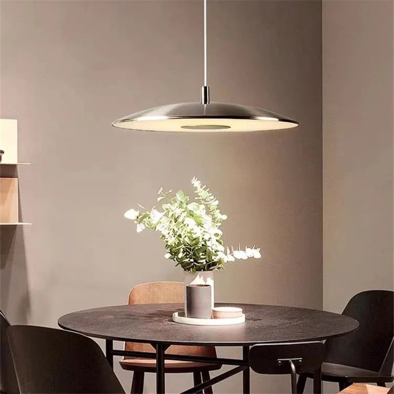 suspension scandi simple design ovni lumière décoration maison argent