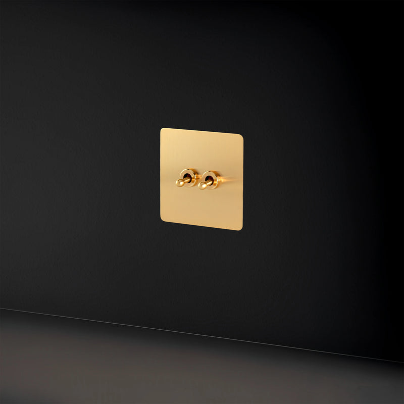Prise RJ45 en acier doré brossé et bords arrondis