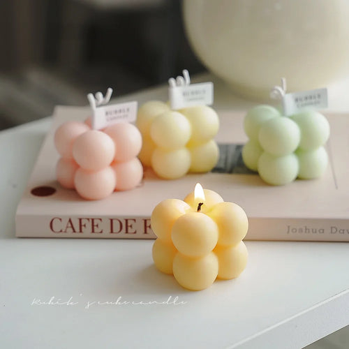 petite bougie cube parfumée en cire de soja fait main