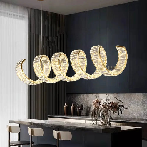 Lustre led spirale dorée au design moderne