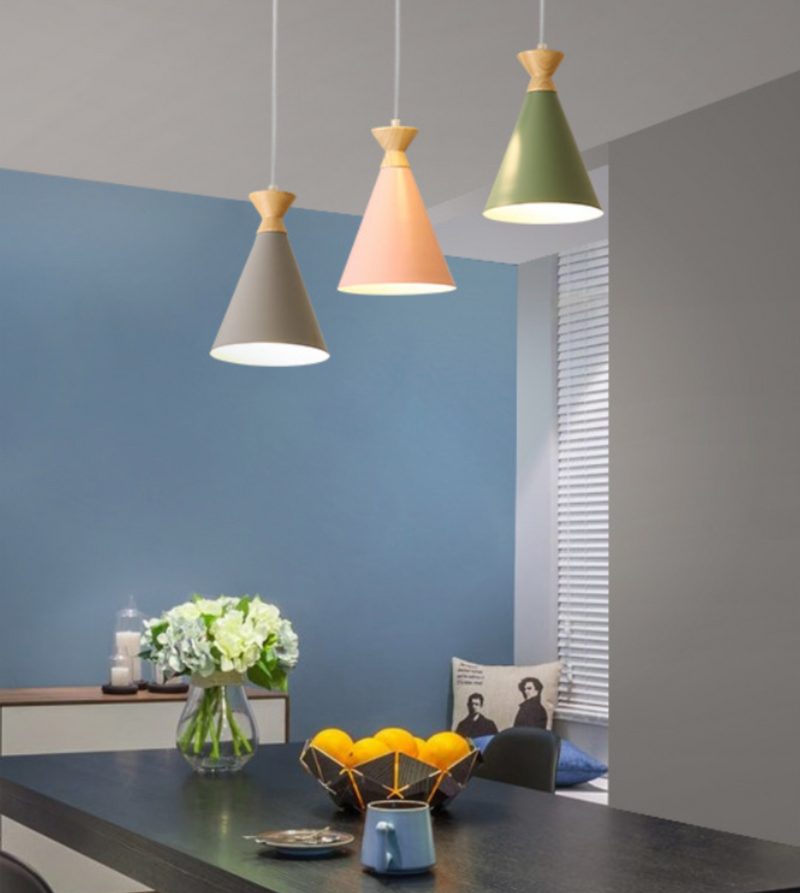 Suspension scandinave avec abat-jour conique et en bois Avi