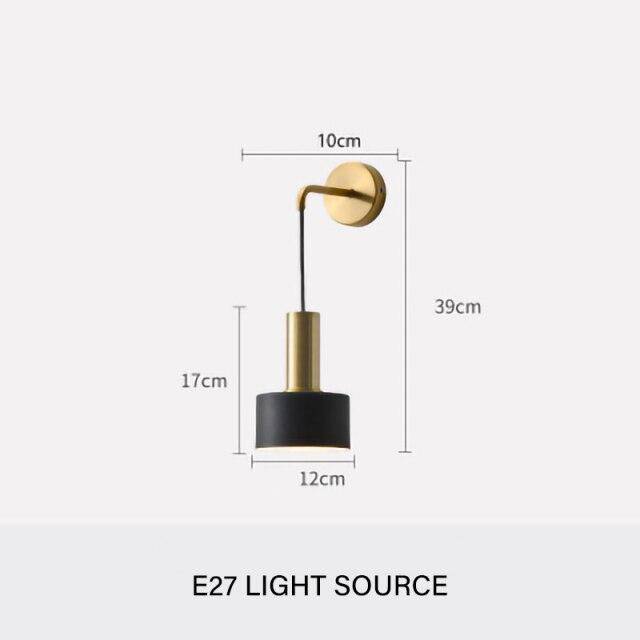Applique murale LED design avec base doré et abat-jour métal Home