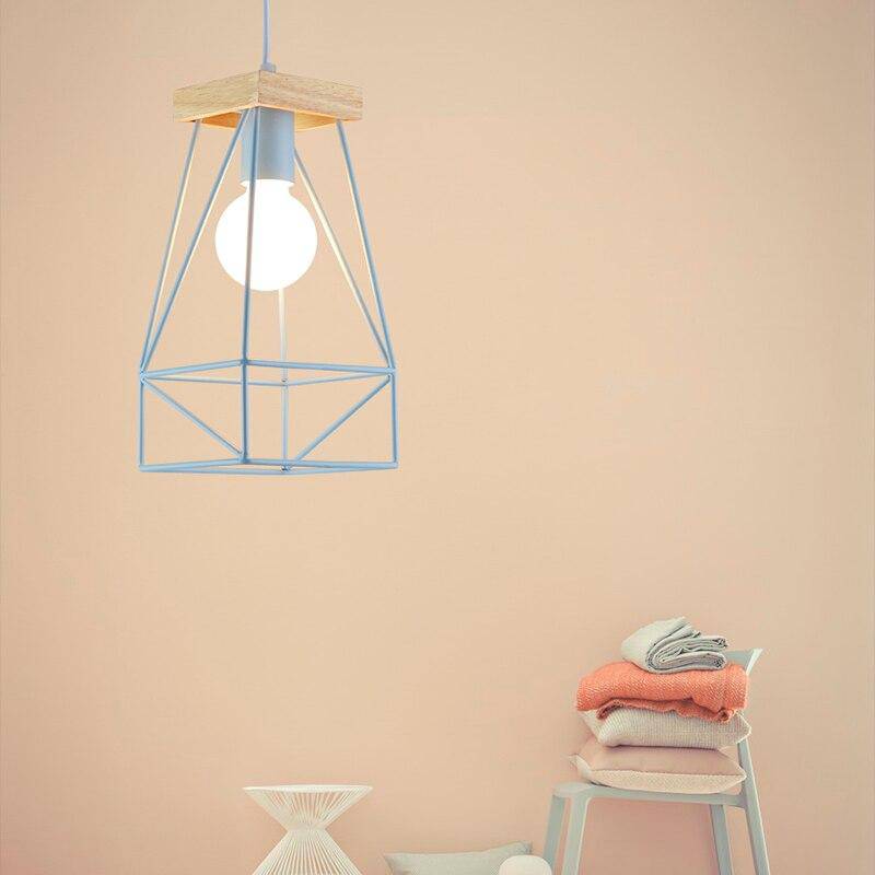 Suspension design LED en cage métal colorée style scandinave
