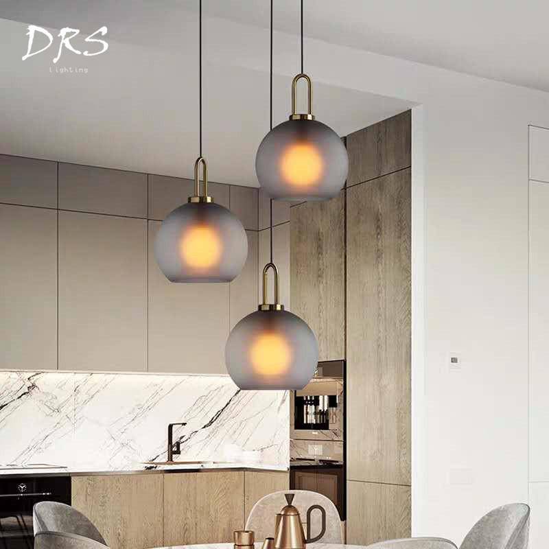 Suspension design boule en verre Room