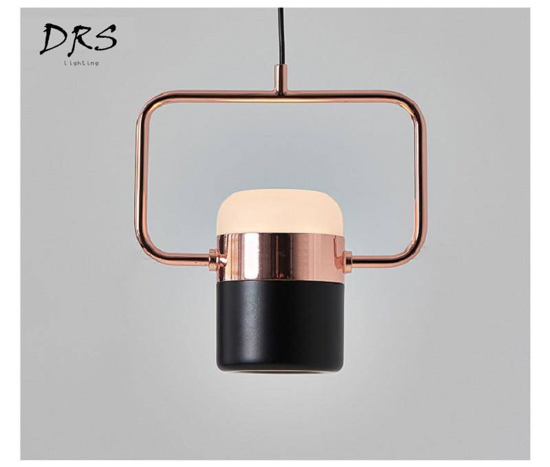Suspension design en aluminium carré doré à LED avec lampe