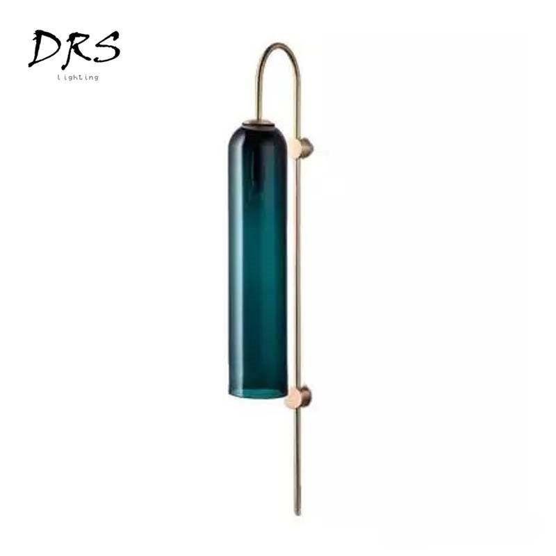 Applique tube en verre et base dorée Room