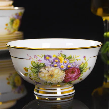 Service de table porcelaine fine motif floral occidental