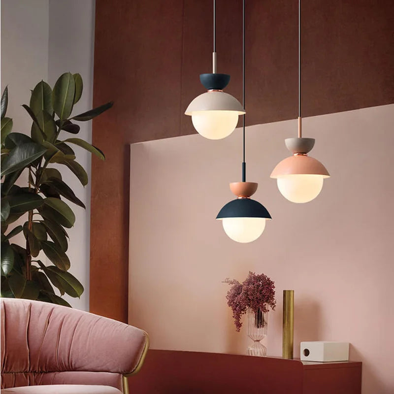 suspension créative avec abat-jour en verre et long câble