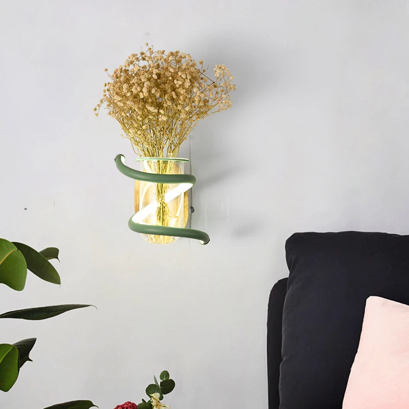 Applique murale nordique en bois avec plante verte - vue 4 sur 9
