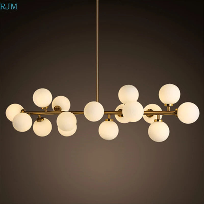lustre design en métal doré et lampes en boules