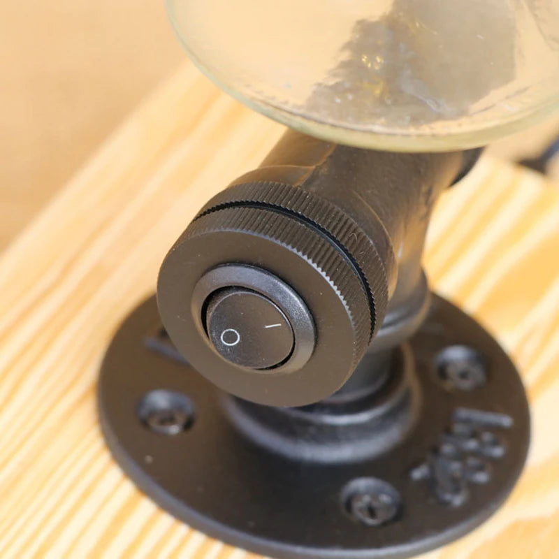 lampe de bureau vintage industrielle avec abat-jour en bouteille
