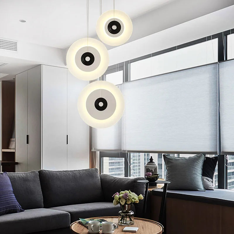 suspension ronde minimaliste en aluminium et verre pour espace contemporain