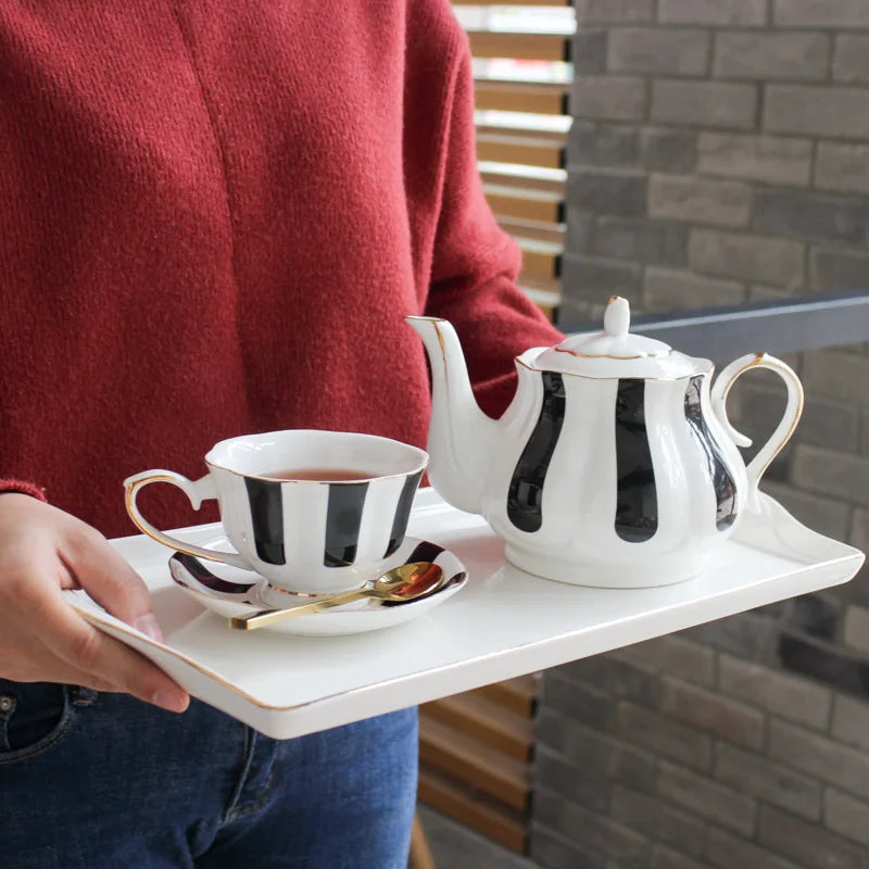Service a the anglais porcelaine motifs peints main - vue 3 sur 6