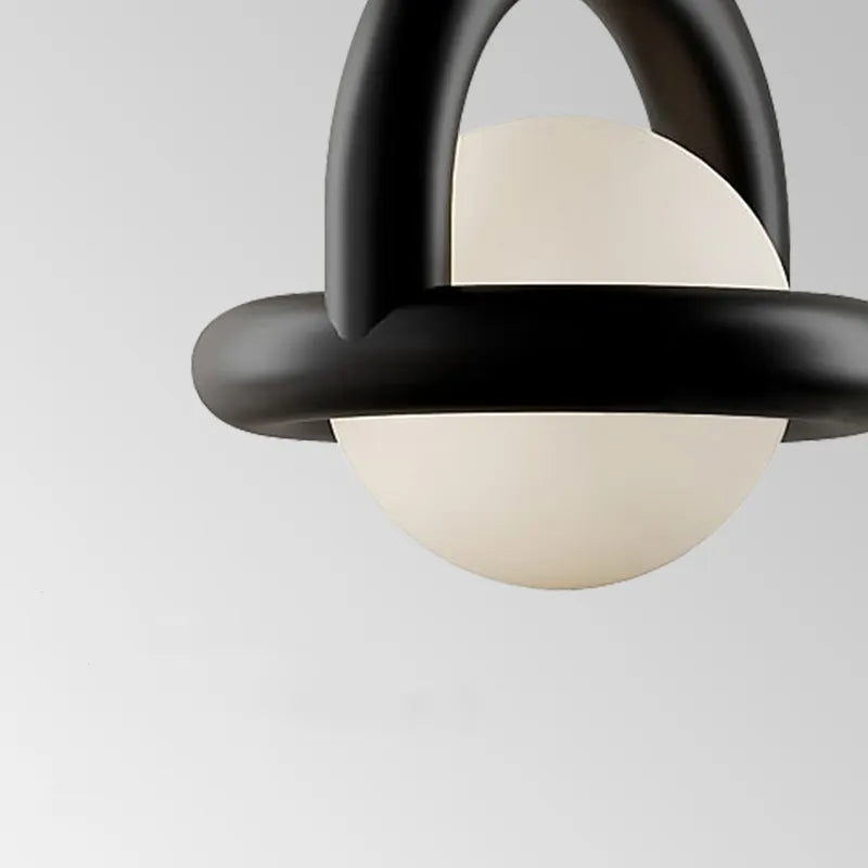 Suspension design ballon avec corps arrondi coloré