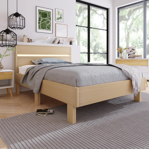 lit en bois avec rangement et éclairage intégré