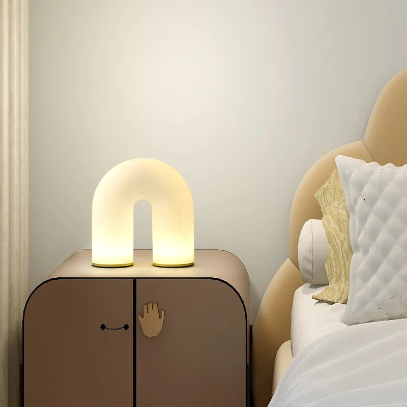 lustre moderne en acrylique et métal doré pour intérieur élégant - vue 6 sur 10