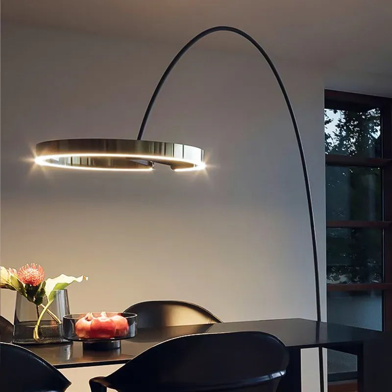 Lampe sur pied nordique en forme d'anneau de pêche