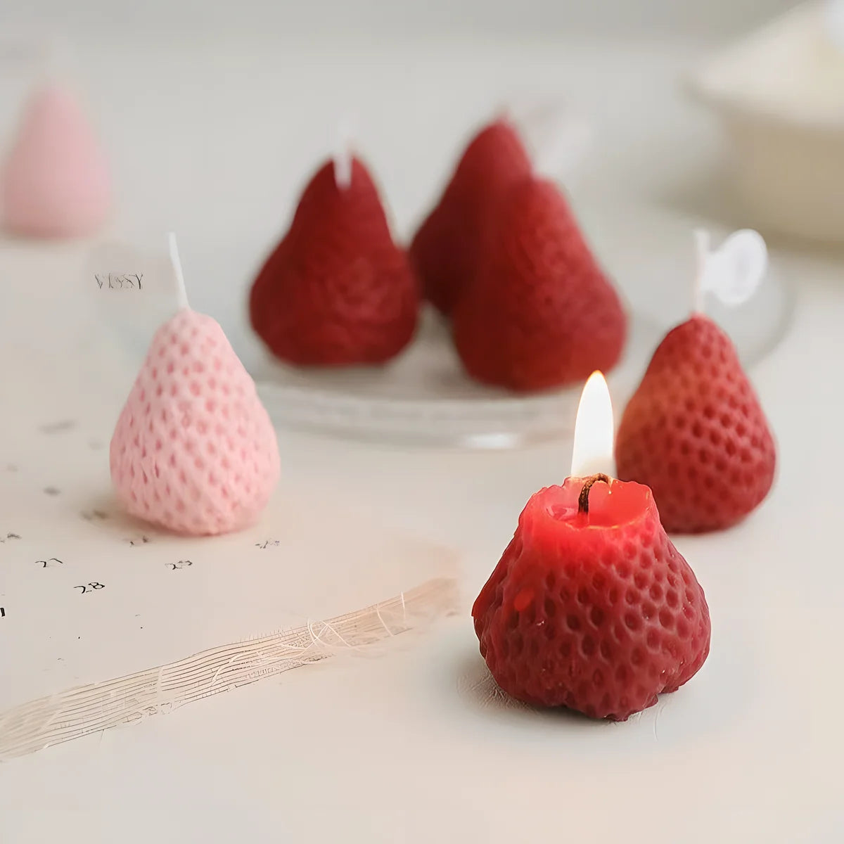 lot de 4 bougies parfumées miniatures fraise tendance décorative - vue 4 sur 7