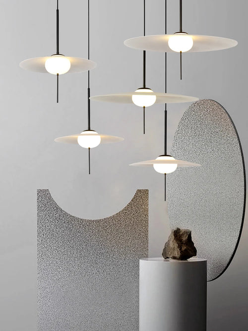 lustre moderne danois design ufo pour ambiance luxueuse