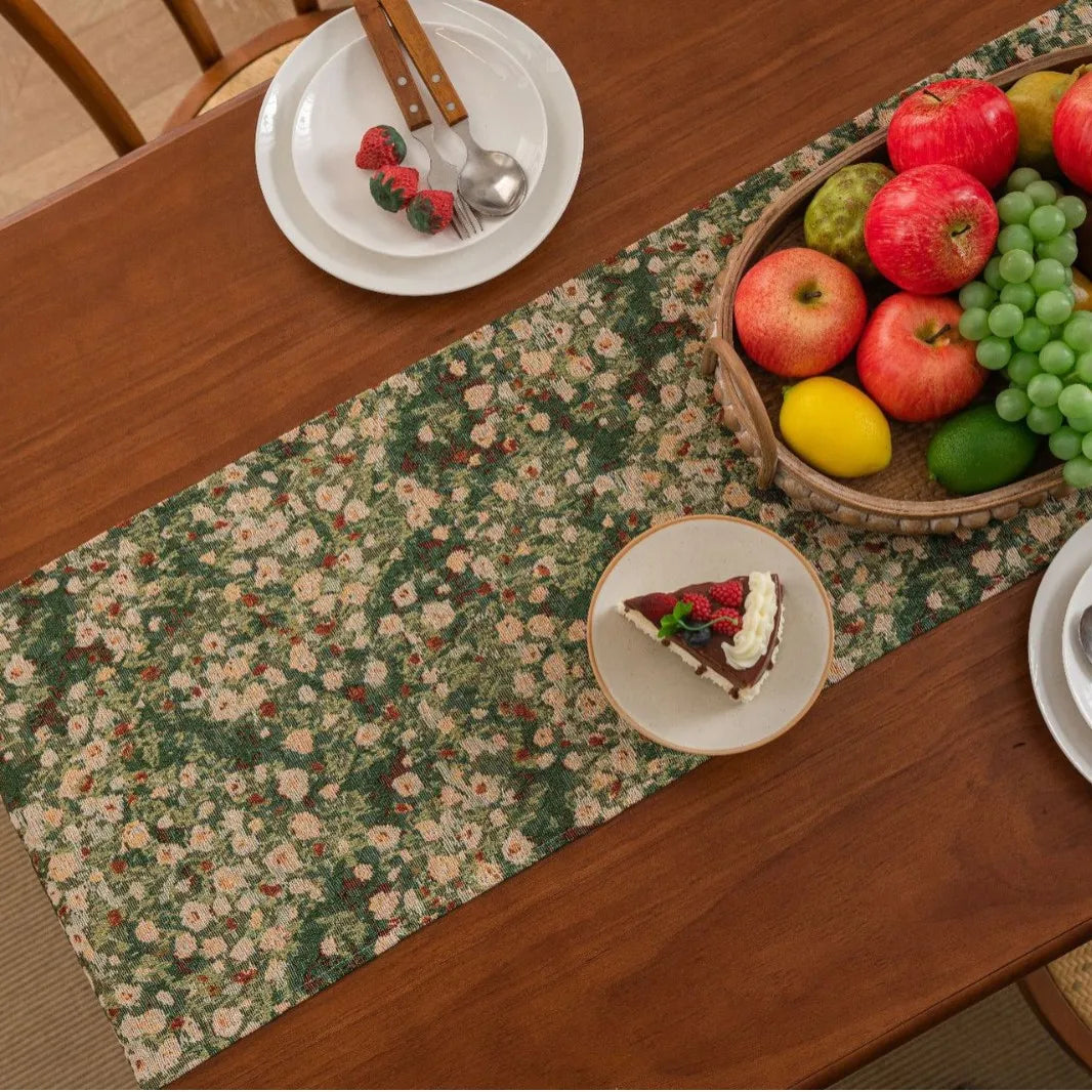 Chemin de table jacquard vert fleurs pompons campagne - vue 5 sur 6