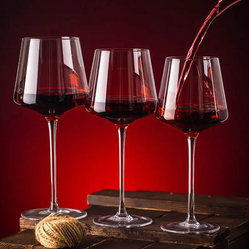 Verre a vin rouge cristal style nordique artisanal