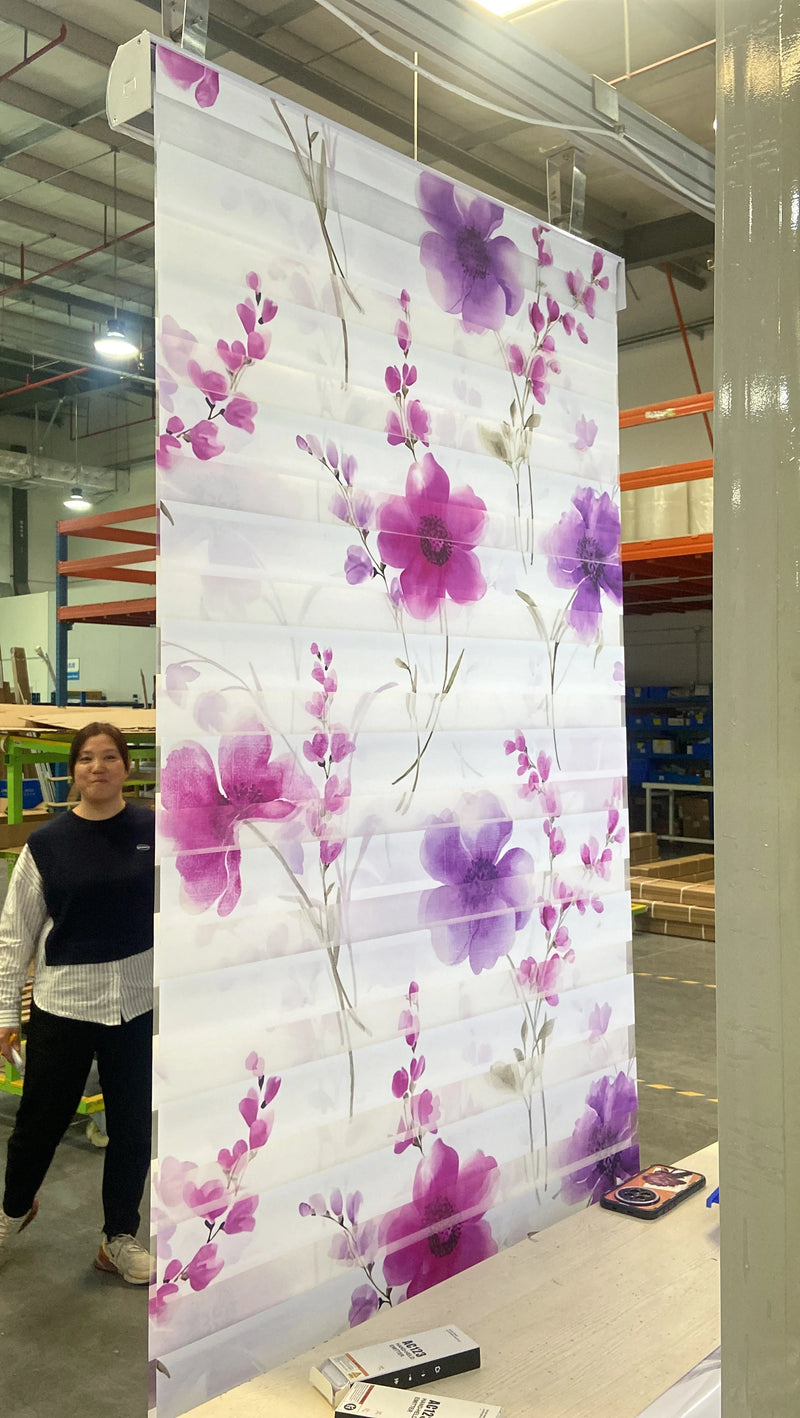 Store enrouleur zébré motorisé intelligent jour nuit fenêtre