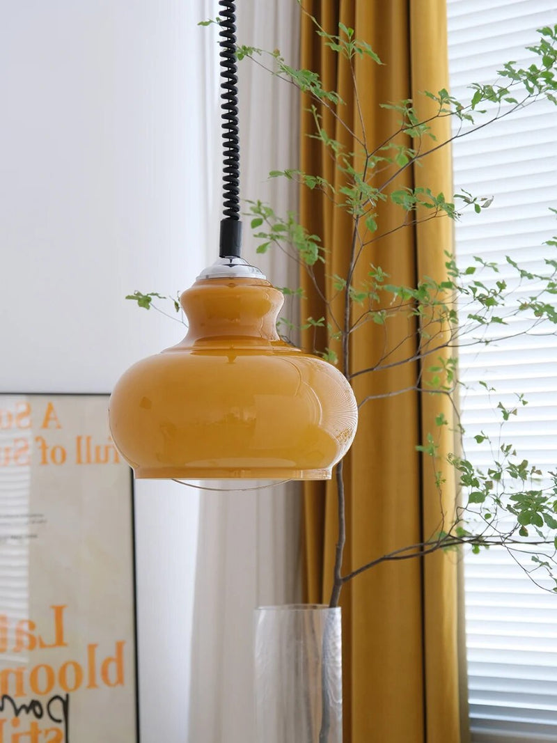 Suspension en verre de lait français