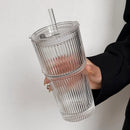 Grande tasse verre rayé avec couvercle et paille