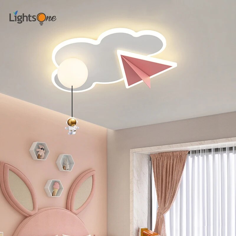 Lampe plafonnier enfant animé astronaute avion nuage.