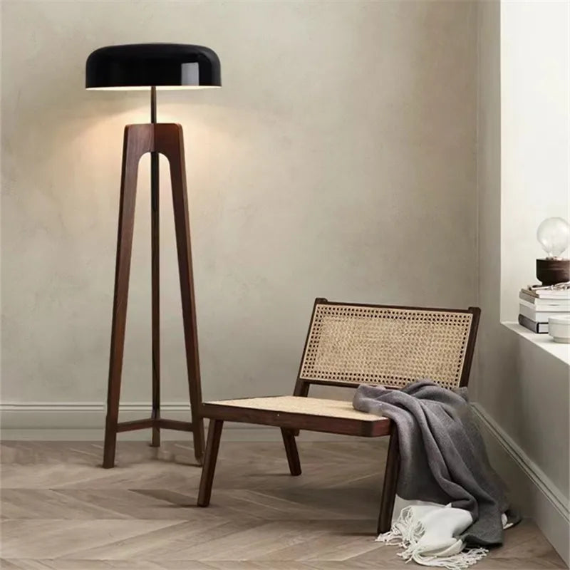 Lampadaire bois ambiance maison hôtel magasin adaptateur prise - vue 4 sur 10