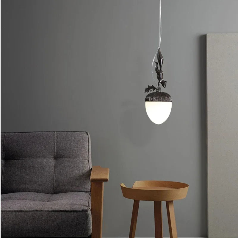 2024 French Modern Simple Cartoon Pinecone Squirrel Pendant Lights Personality Clothes Shop Bar Desk Bedroom Bedside Chandelier - vue 4 sur 10