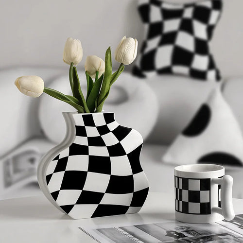 vase en céramique damier pour fleurs séchées décoration élégante