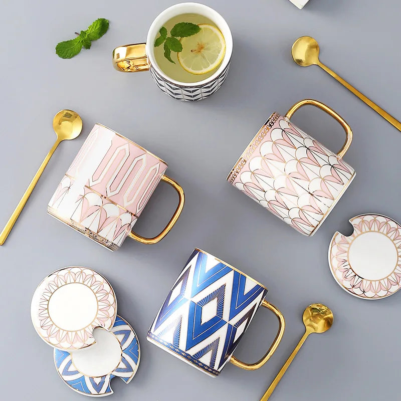 Tasse porcelaine style britannique couvercle cuillère bureau