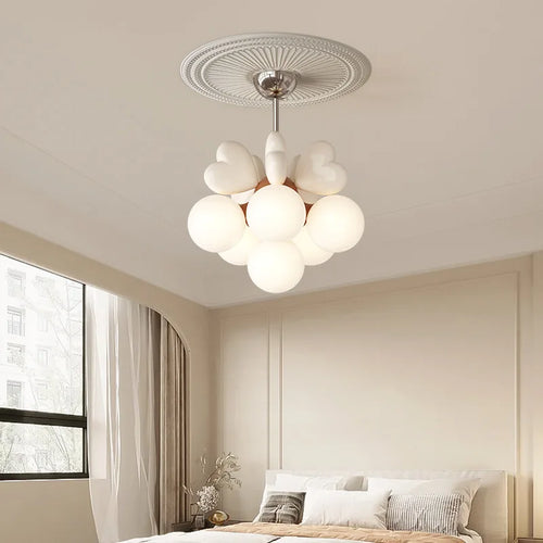 lustre de princesse avec bulle en forme de cœur pour chambre d'enfant