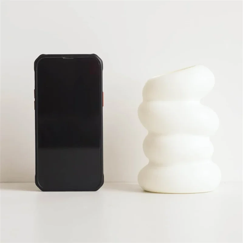 vase en spirale en plastique pour décoration créative de fleurs - vue 4 sur 6