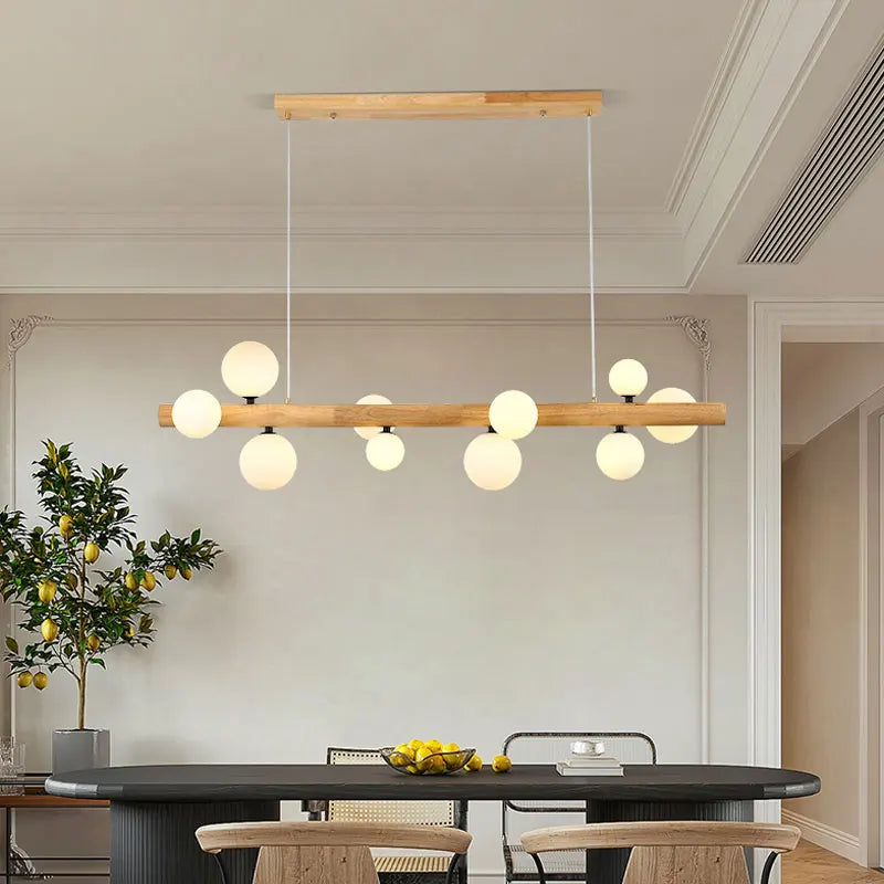 lustre moderne en bois et verre laiteux pour espaces contemporains