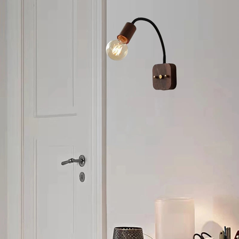 applique murale minimaliste en bois pour étude et lecture
