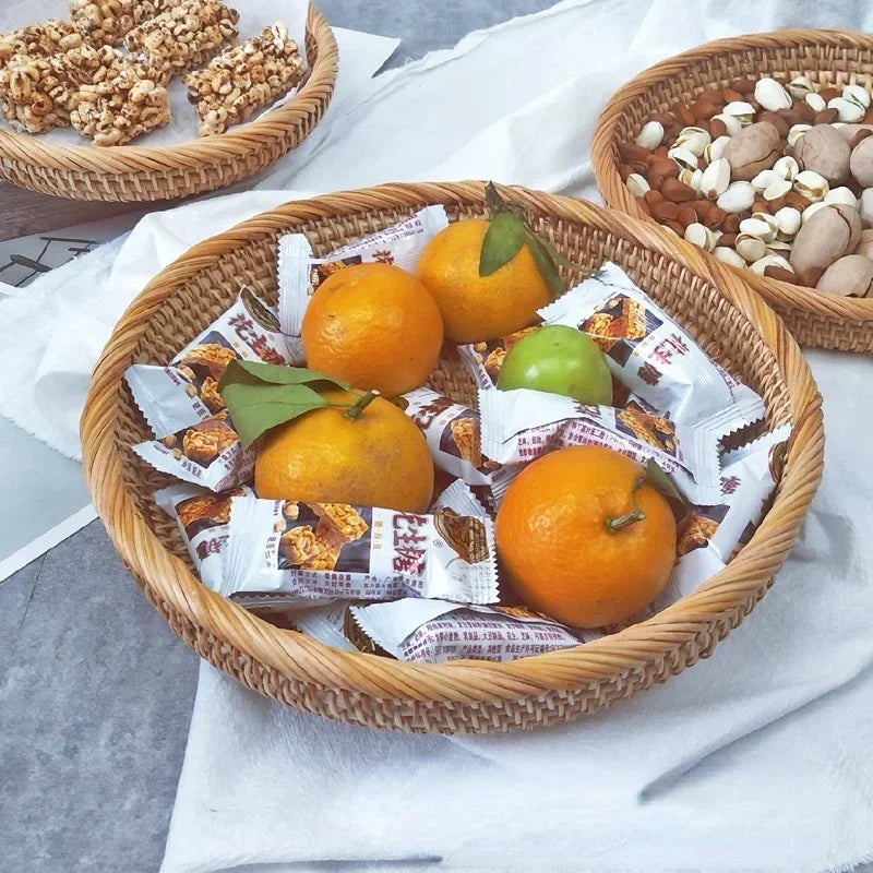 panier rond en rotin tressé pour fruits et collations - vue 5 sur 13