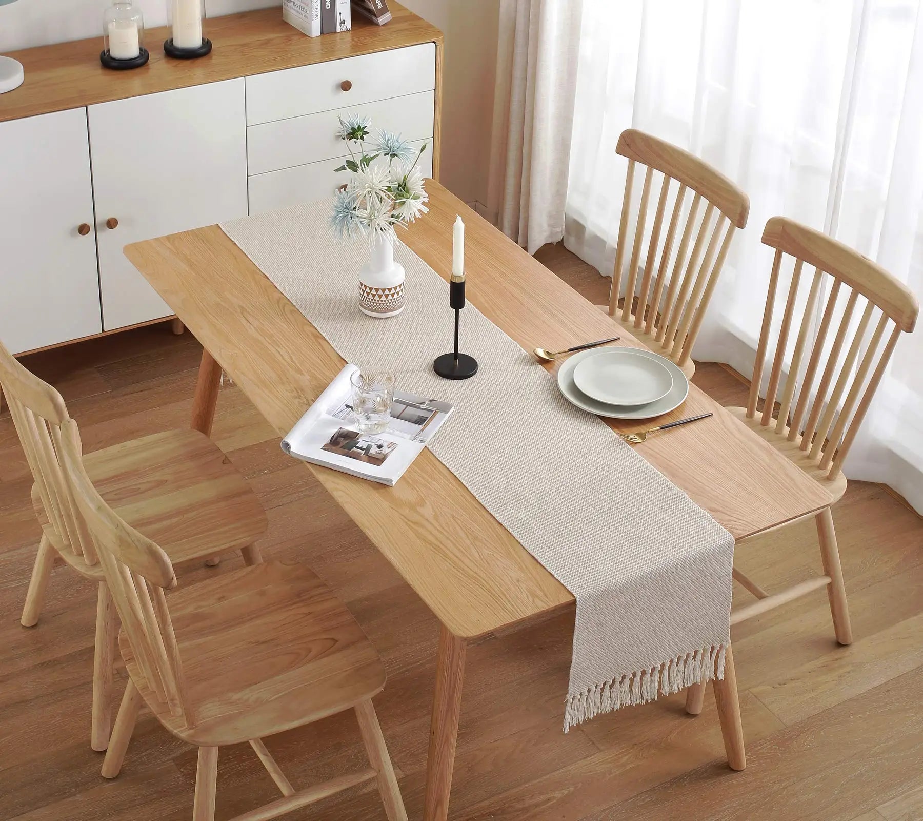 Chemin de table lin beige brodé style rustique - vue 7 sur 7
