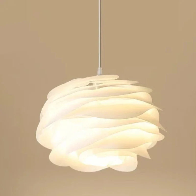 suspension en forme de rose pour ambiance romantique