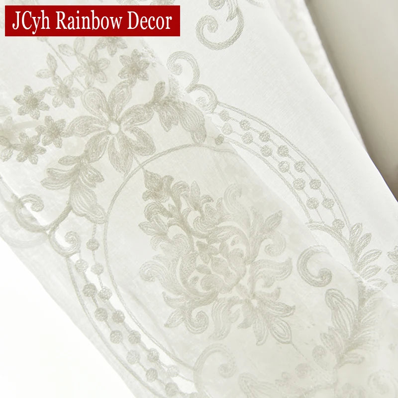 Voilage en tulle brodé motifs géométriques pour salon - vue 6 sur 7