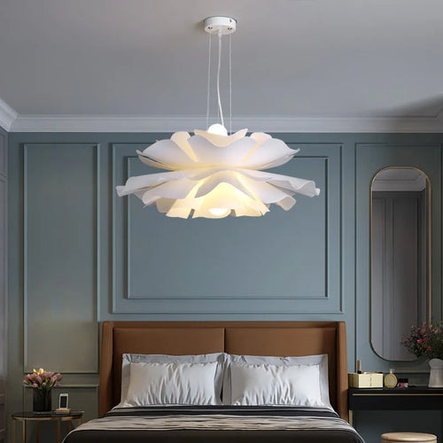 Suspension design LED simple et moderne