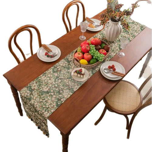 Chemin de table jacquard vert fleurs pompons campagne