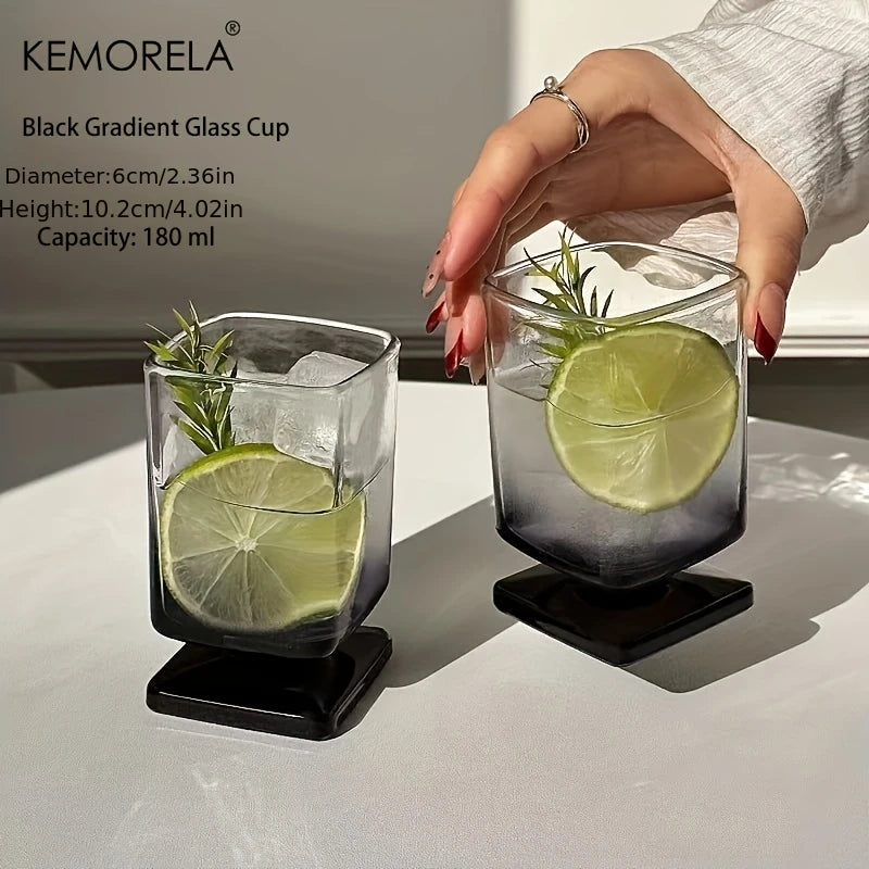 Verre cocktail carré design dégradé pour whisky jus - vue 4 sur 6