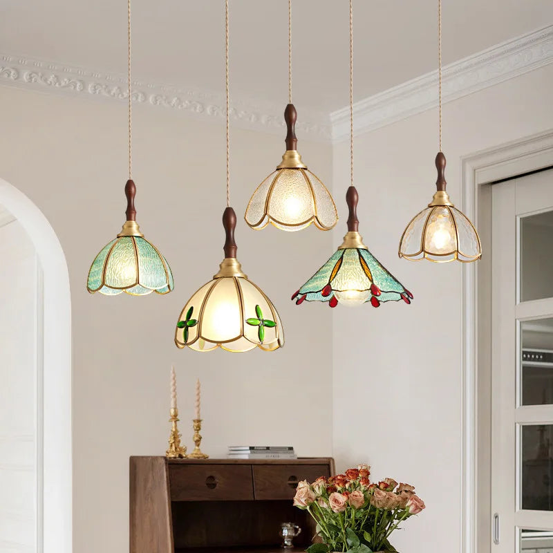lustre rétro en cuivre et verre pour intérieur élégant