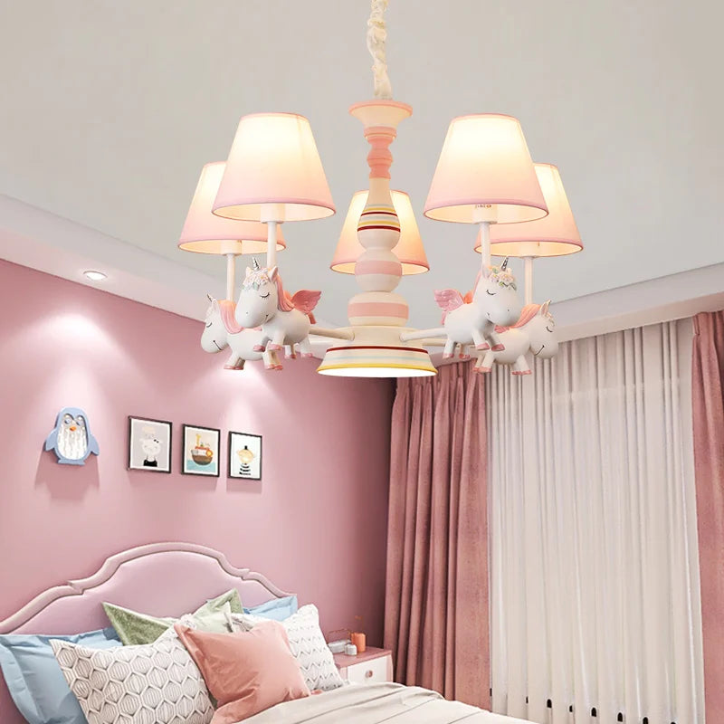 lustre carrousel pour chambre d'enfant moderne et romantique