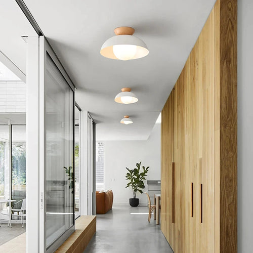 Suspension moderne à leds en bois avec abat-jour métal minimaliste